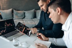 Velos Markets 威马证券黄金现货交易全攻略：平台优势、市场分析与实战策略