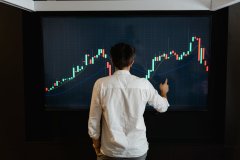 “三足鼎立”的外汇平台Velos Markets，如何实现一站式交易？